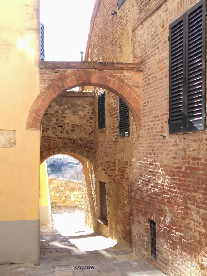 Апартаменты La Torre Del Conte,Free Wi-Fi, Amazing View Монтепульчано Экстерьер фото
