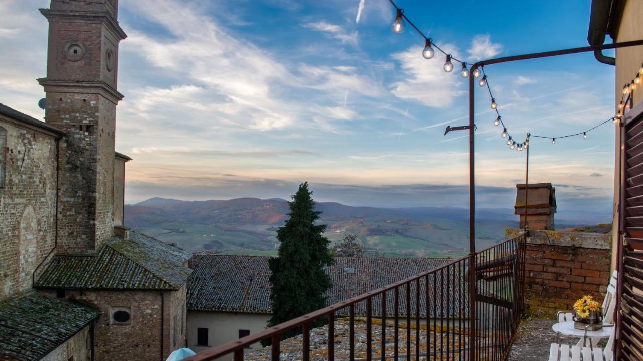 Апартаменты La Torre Del Conte,Free Wi-Fi, Amazing View Монтепульчано Экстерьер фото